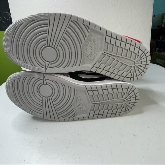 Air Jordan 1 Mid SE Black & Grey Mens Size 10 Basketball Sneakers - Picture 11 of 13